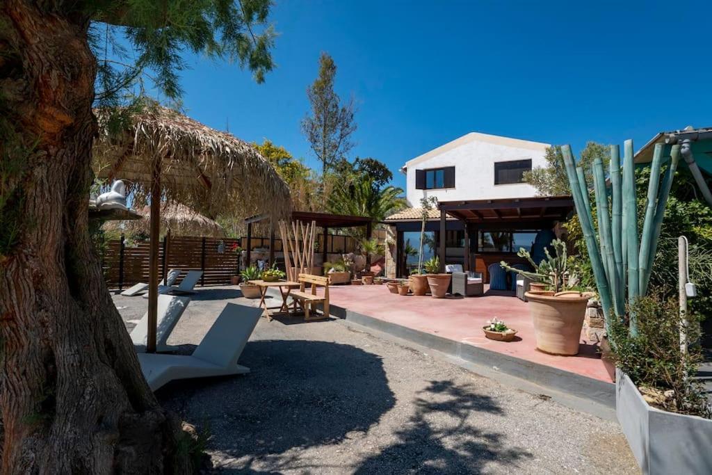 Holiday home Sea And Sun Metaxy Mas, Brand-new, Beachfront !