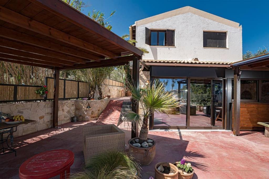Sea And Sun Metaxy Mas, Brand-new, Beachfront ! Holiday home Chania (Crete)