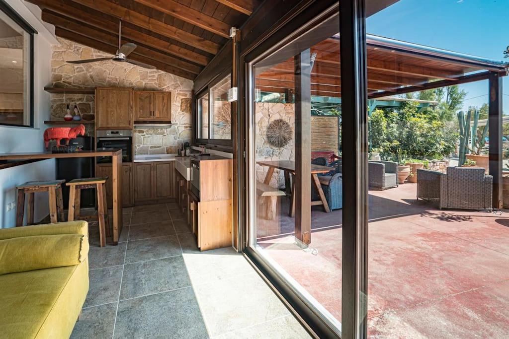 Holiday home Sea And Sun Metaxy Mas, Brand-new, Beachfront ! Chania (Crete)