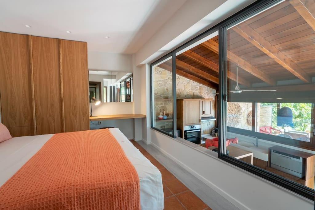 Sea And Sun Metaxy Mas, Brand-new, Beachfront ! Chania (Crete)