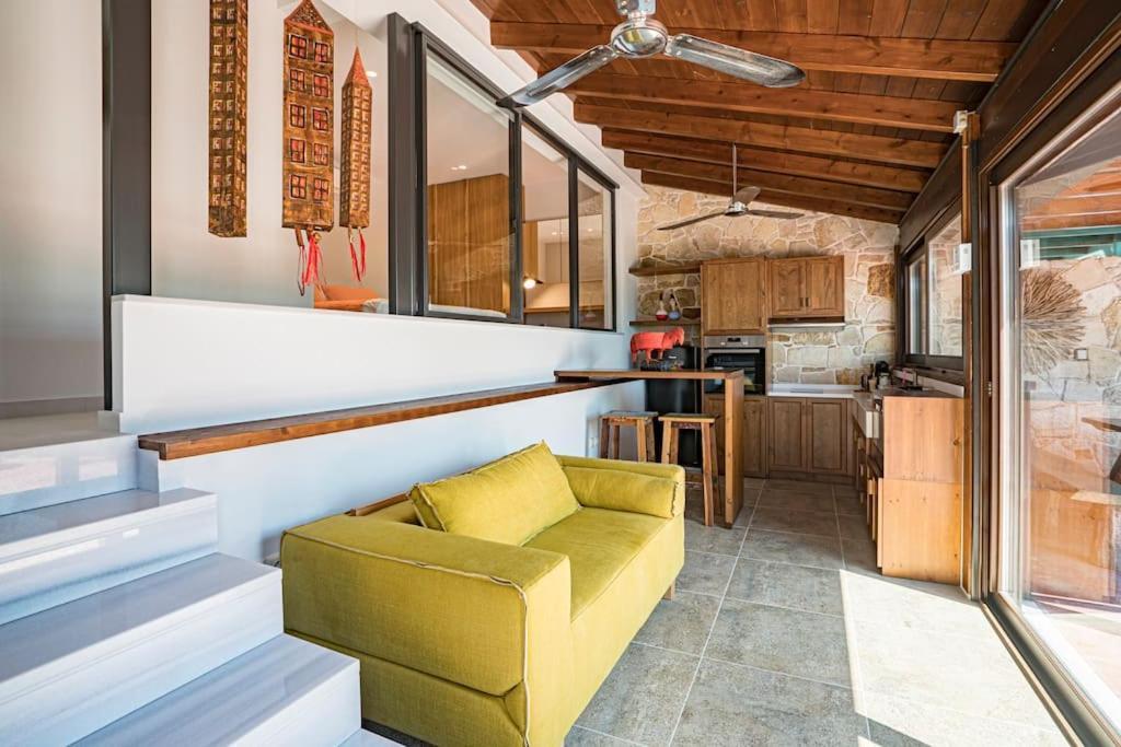 Holiday home Sea And Sun Metaxy Mas, Brand-new, Beachfront ! *