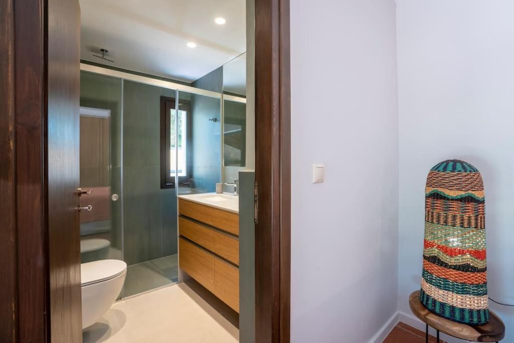 Sea And Sun Metaxy Mas, Brand-new, Beachfront ! Holiday home