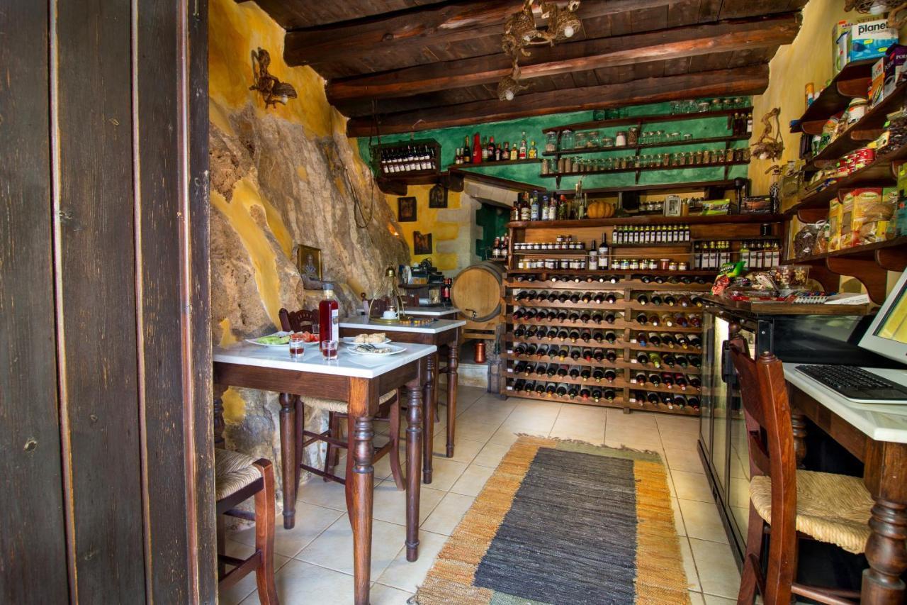 Samonas - Red Fliskouni Holiday home Chania (Crete)