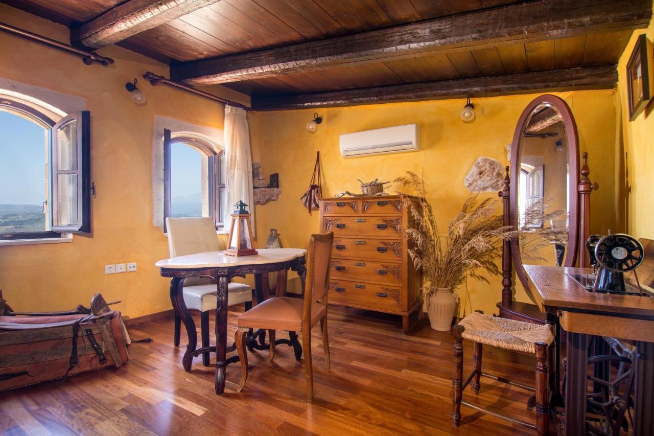 Holiday home Samonas - Red Fliskouni *