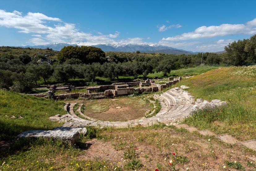 Apteramare Tradidtional House 'new Listing 2022'