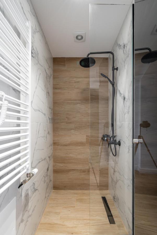Apartment Almy Luxury