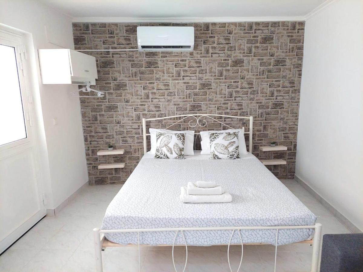 Apartment S For Studio - Detached, Close To Center
