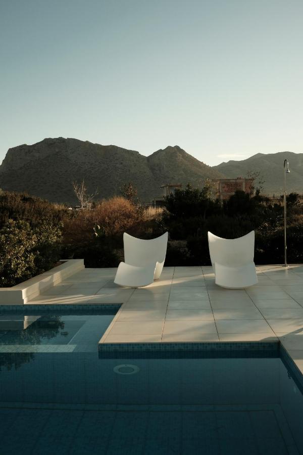 Gardenia, De Luxe Avec Piscine A Debordement Villa