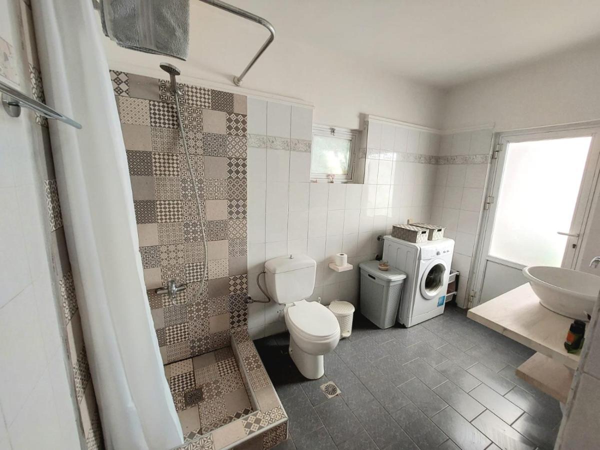 Apartment S For Studio - Detached, Close To Center