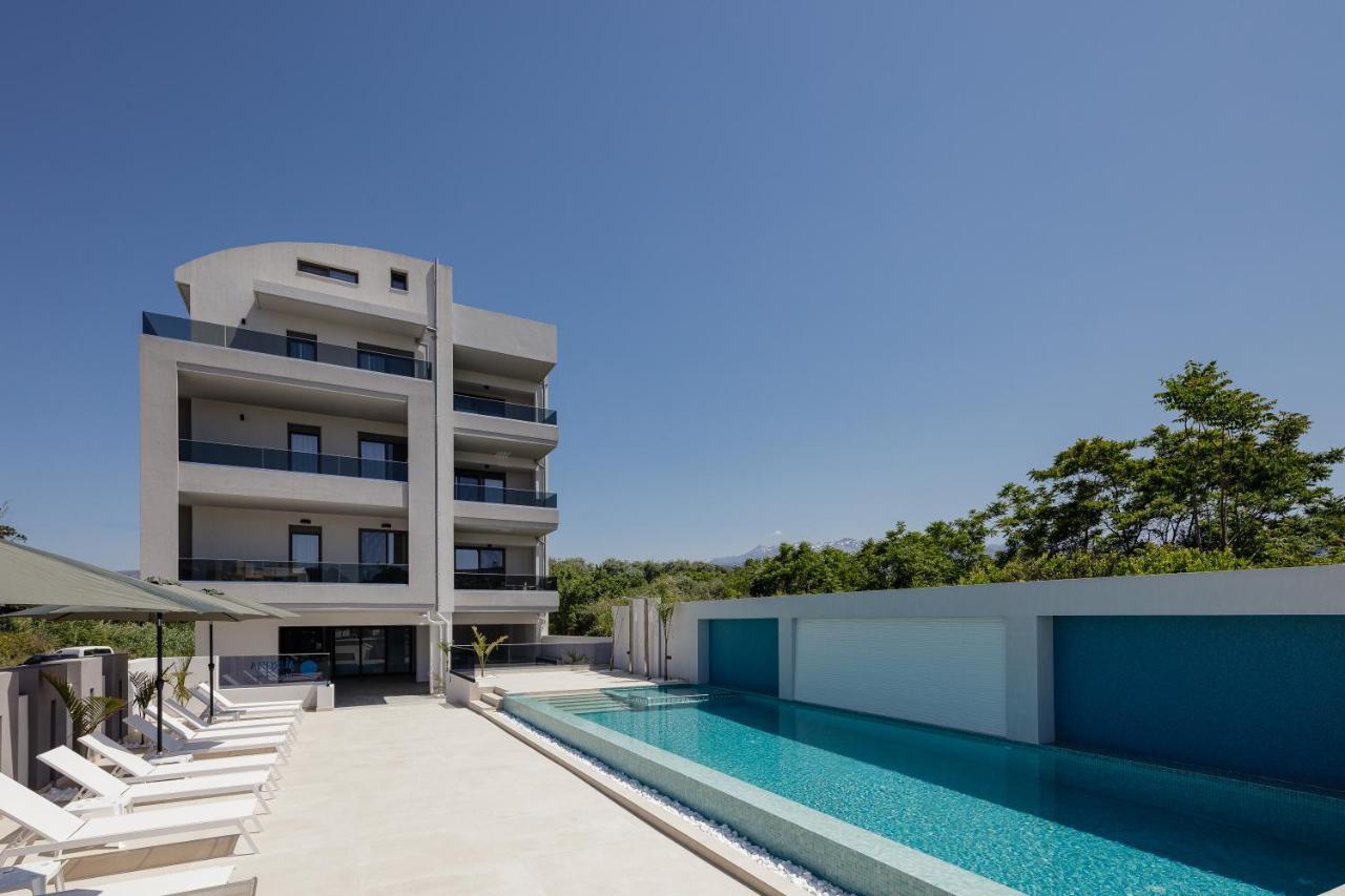 Aurora Suites *
