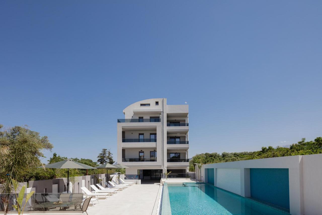 Aurora Suites Hotel *