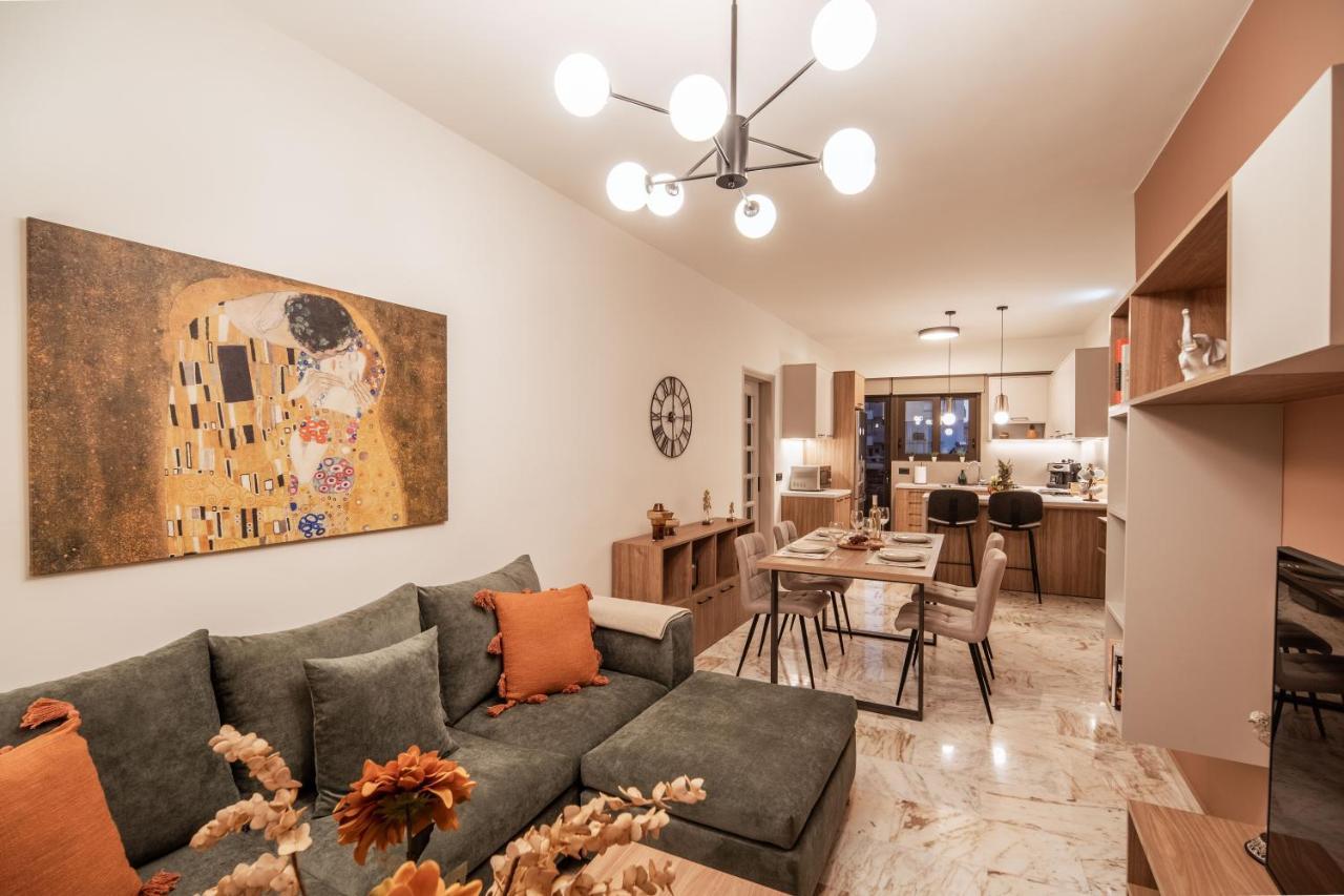 Apartment Cretan Sea View 10mins To Beach, Old Town, Chania (Crete)