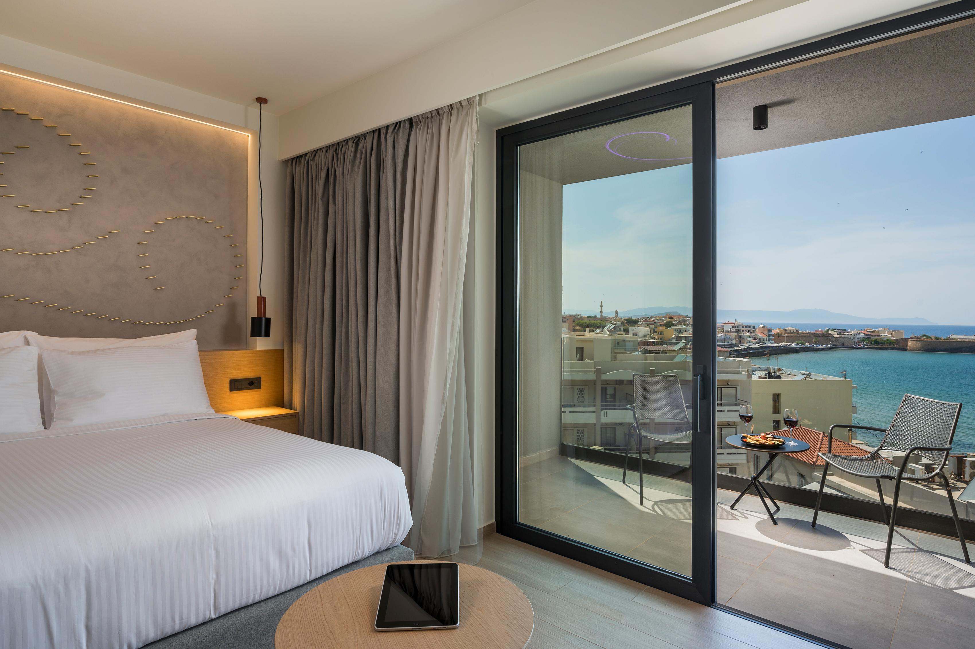 Hyperion & Hotel 4*