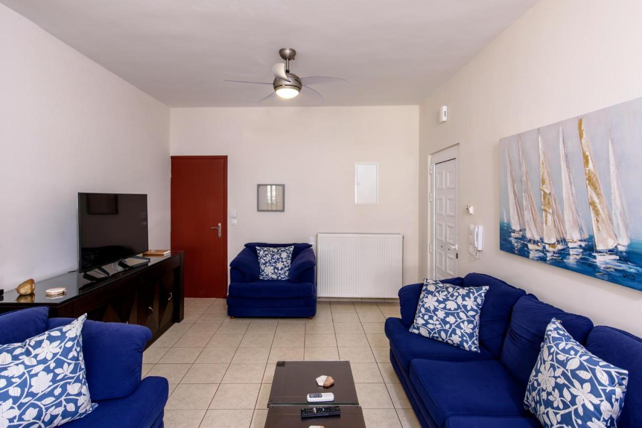 Voula's Place *