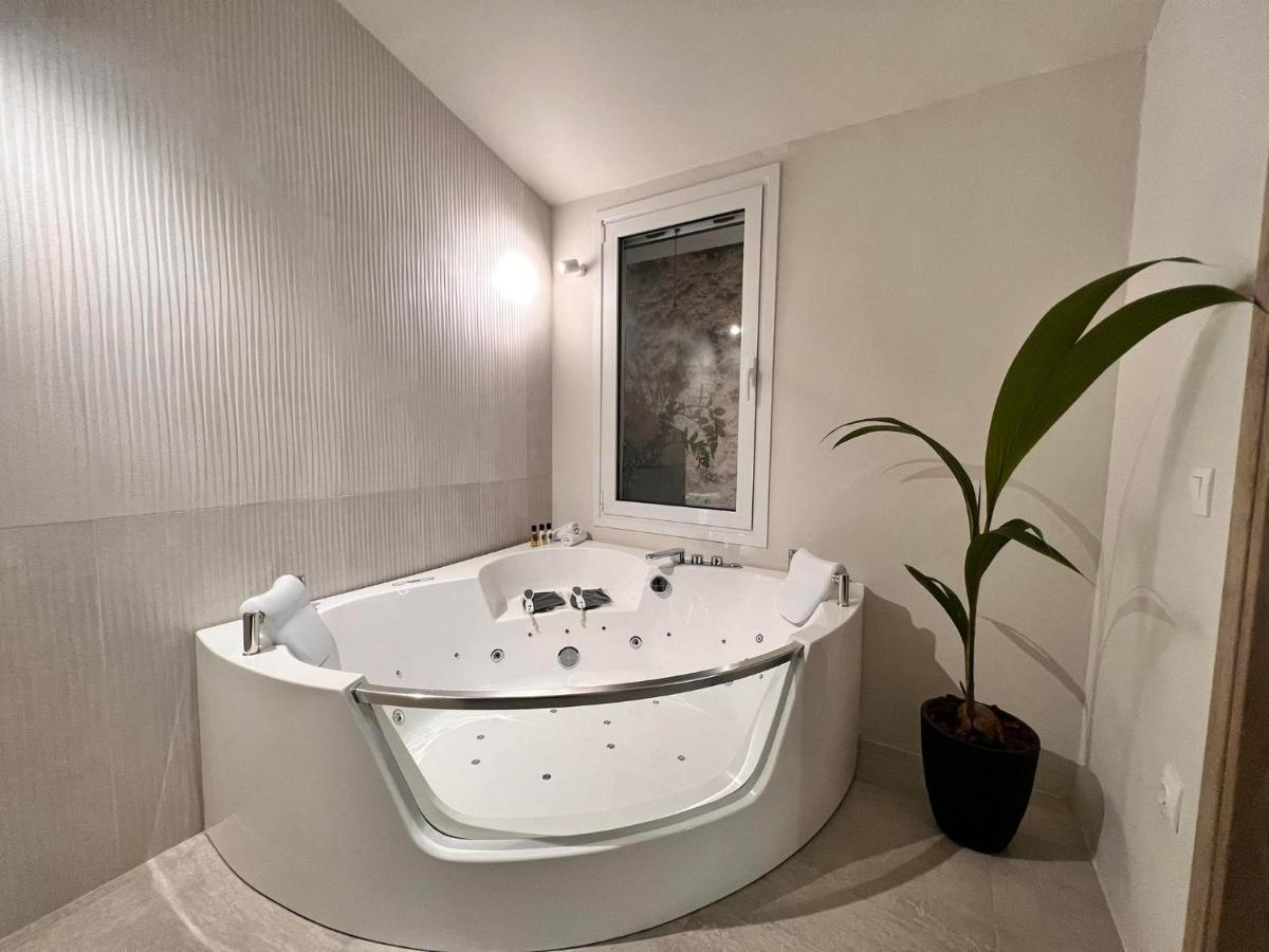 Perla Coco Jacuzzi Apartment