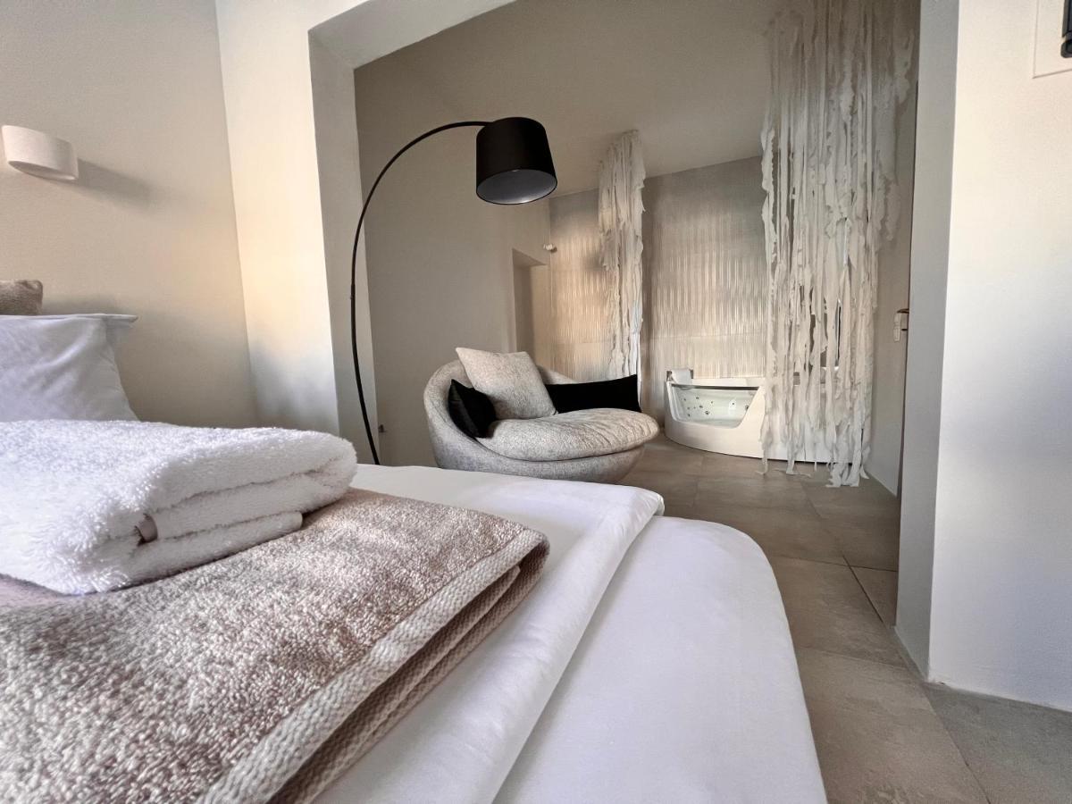 Perla Coco Jacuzzi Apartment *