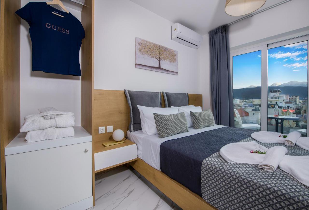 Deluxe Hotel