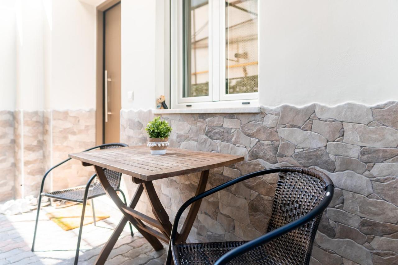 Peggy's In Chania Apartment