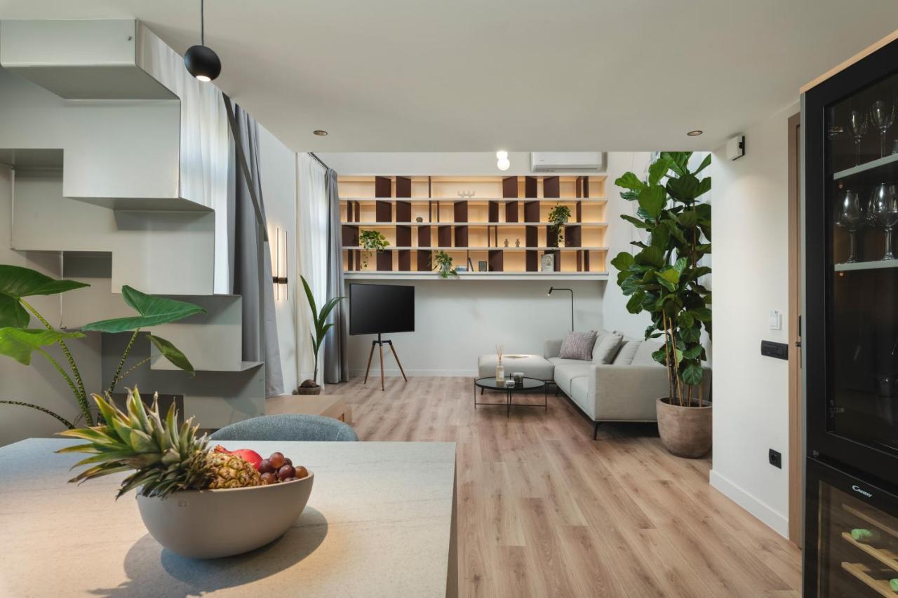 Urban Lofts Apartment
