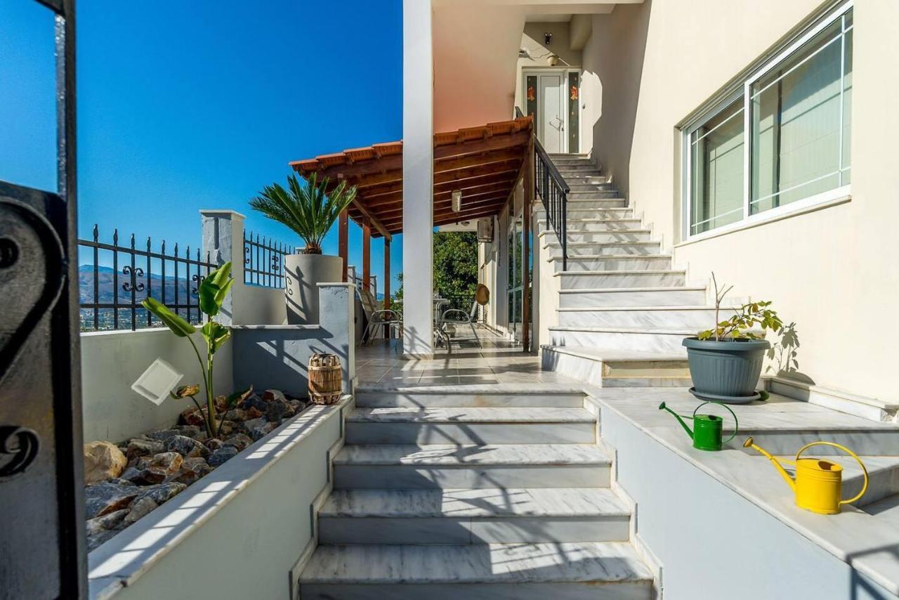 Holiday home Superior - Overlooking Chania-with Pool *