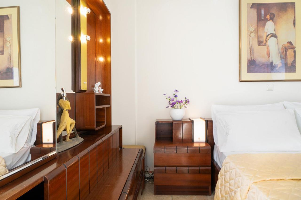 Port Apartment *
