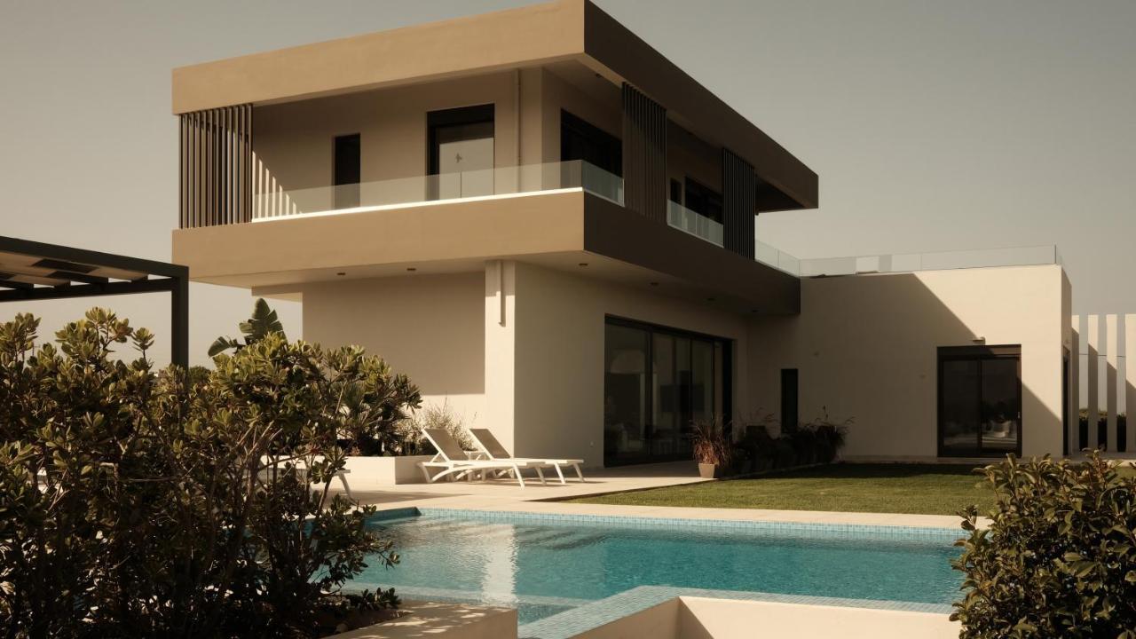 Gardenia, De Luxe Avec Piscine A Debordement