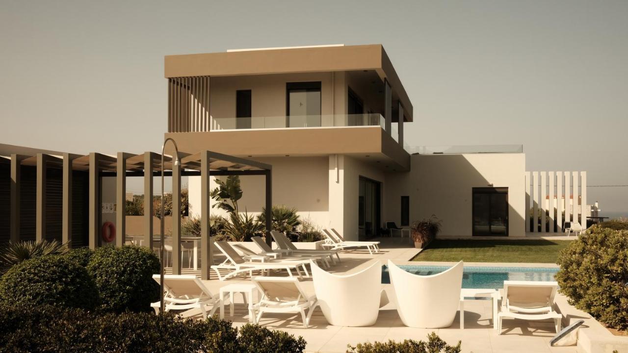 Gardenia, De Luxe Avec Piscine A Debordement