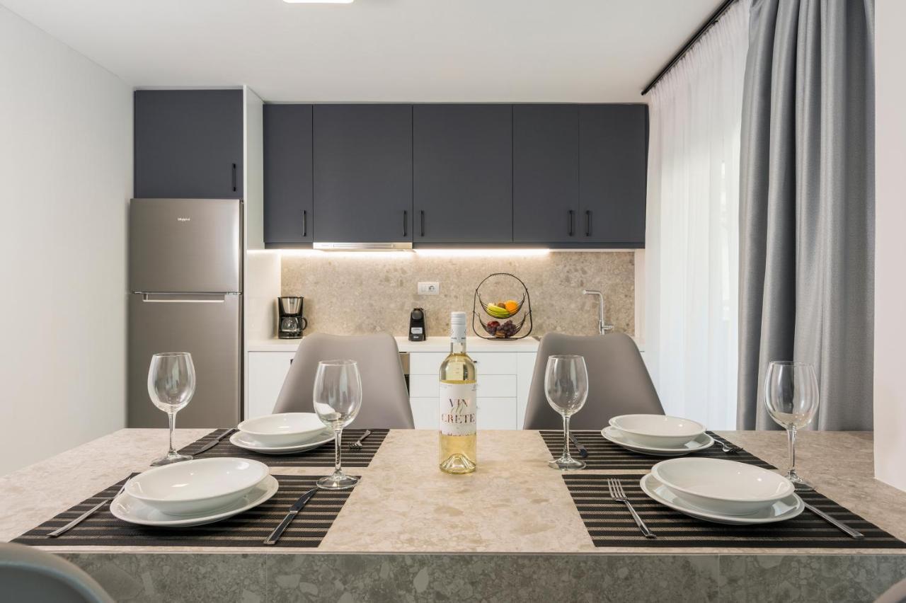 Quarters Luxury Apts *