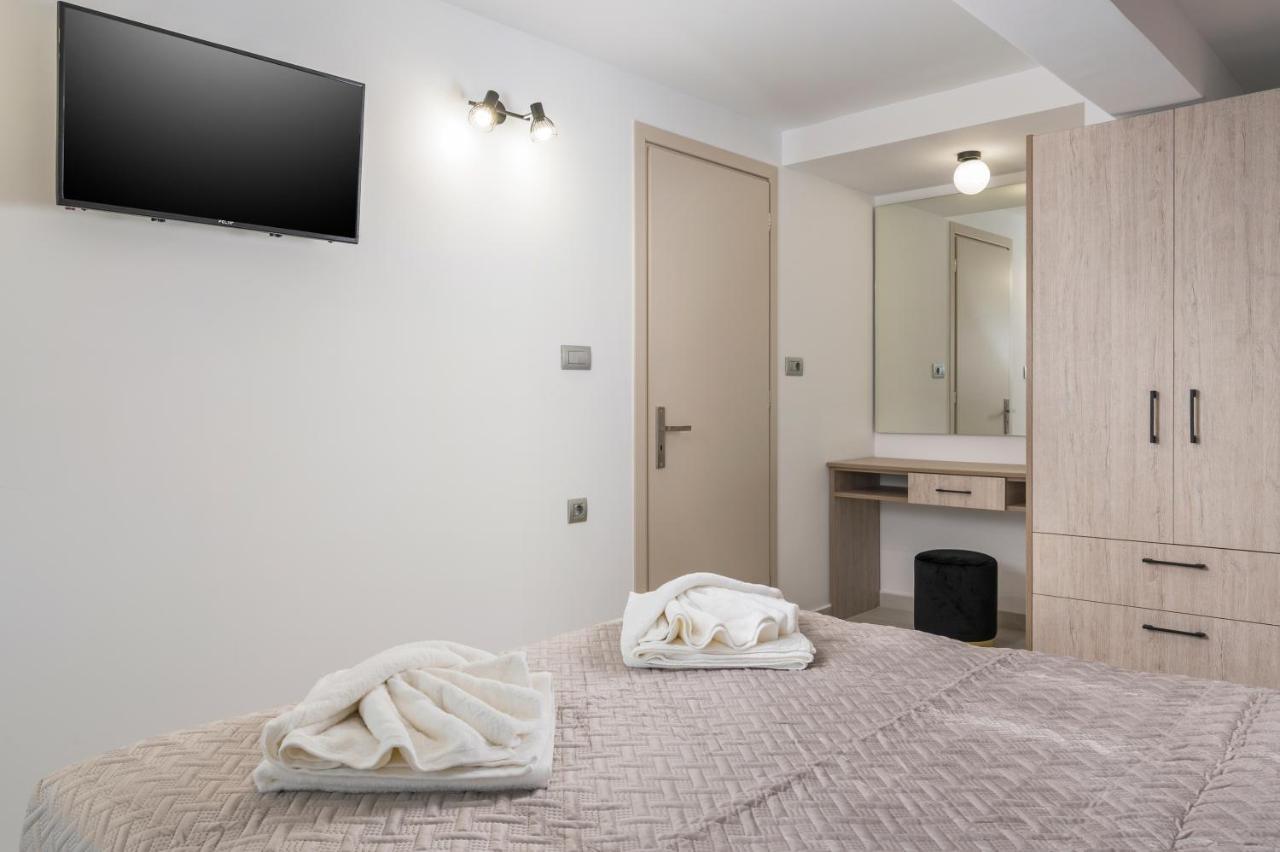 Apartment Quarters Luxury Apts *