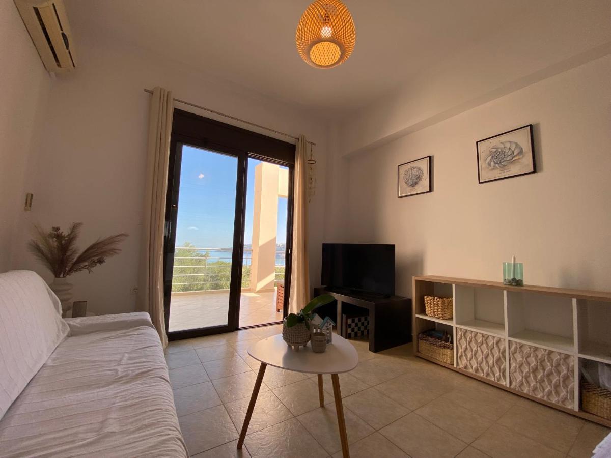 Apartment Seaview With Shared Pool, Almyrida