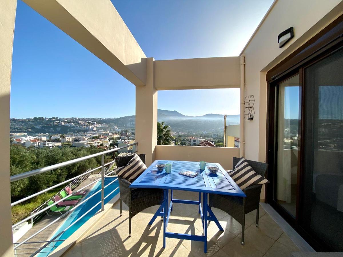 Seaview With Shared Pool, Almyrida Apartment *