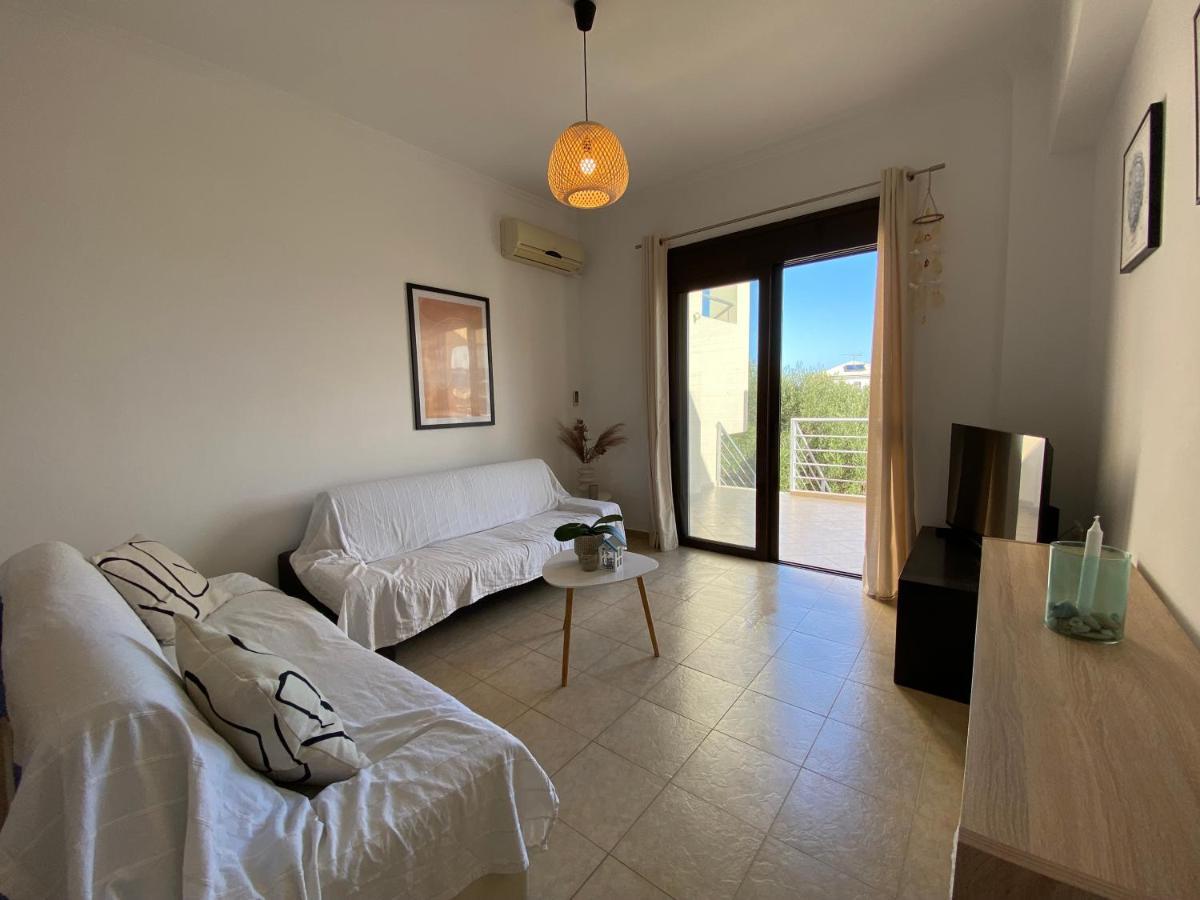 Apartment Seaview With Shared Pool, Almyrida