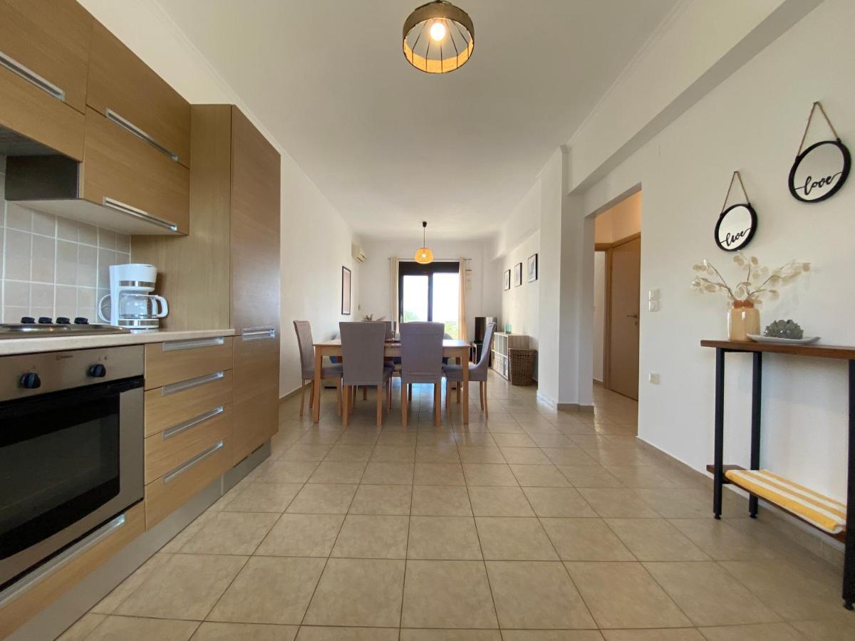 Seaview With Shared Pool, Almyrida Appartement