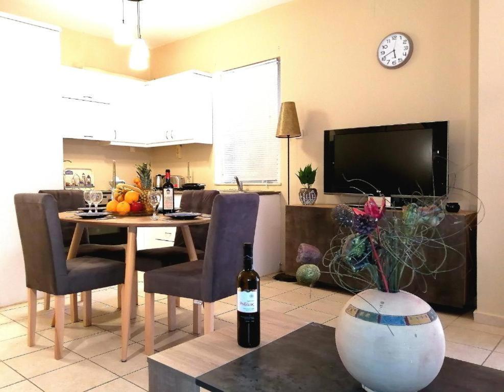 Apartment Odyseia Apts ιi At The Center Of The & Old Town Chania (Crete)
