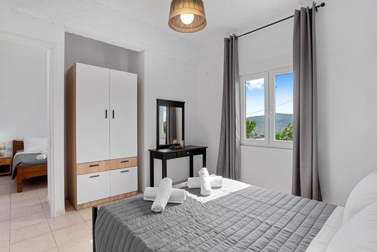 Bella-maria At Aptera With Mountain And Sea View !! Holiday home