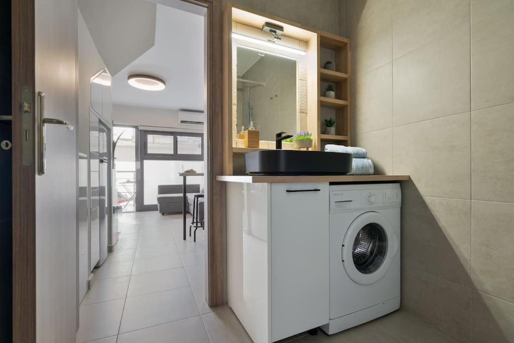 Appartement Nb Studio, Steps Away From The Beach And The City *