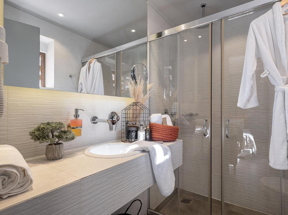 Elia Bettolo Hotel Chrissi Akti Chania