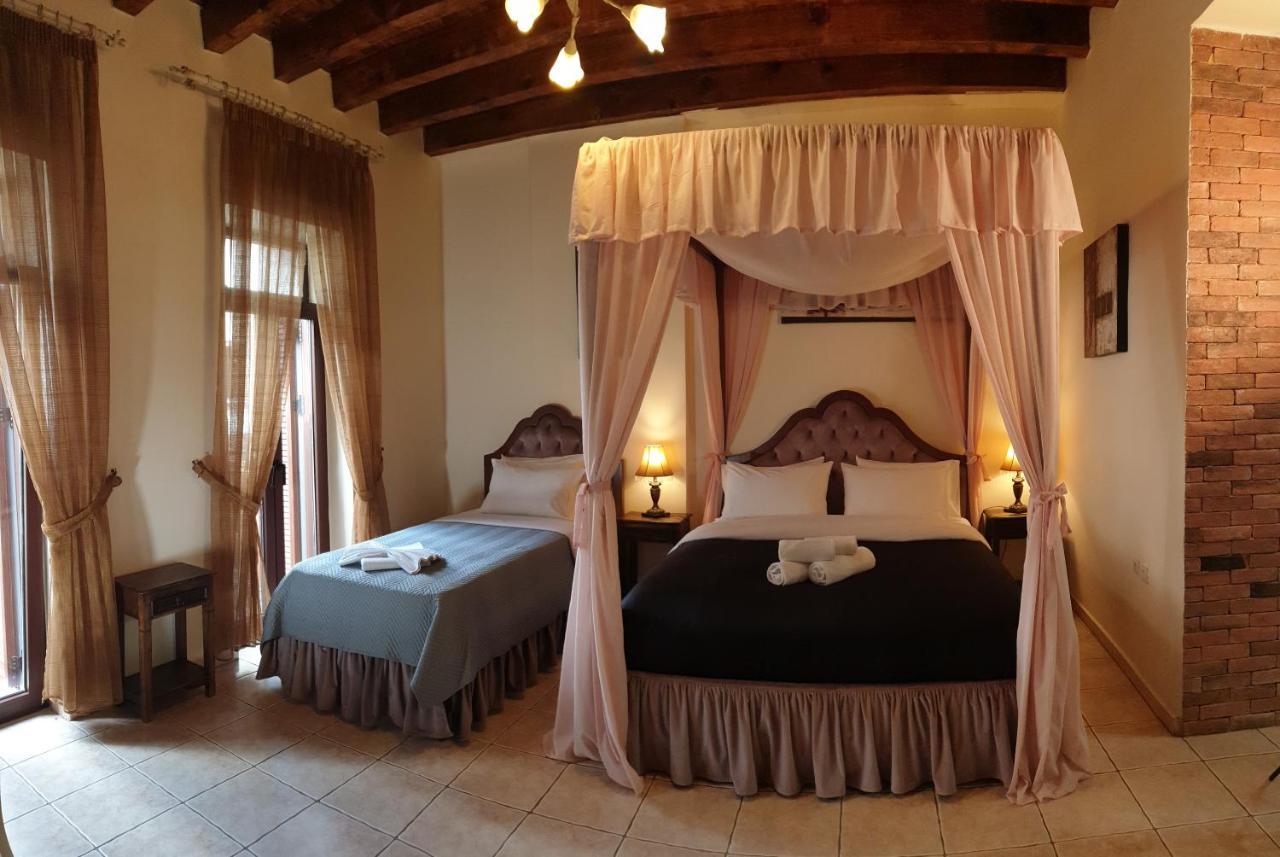 Odos Oneiron Boutique Aparthotel Chania (Crete)
