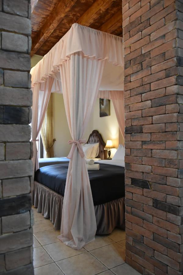 Odos Oneiron Boutique Aparthotel Chania (Crete)