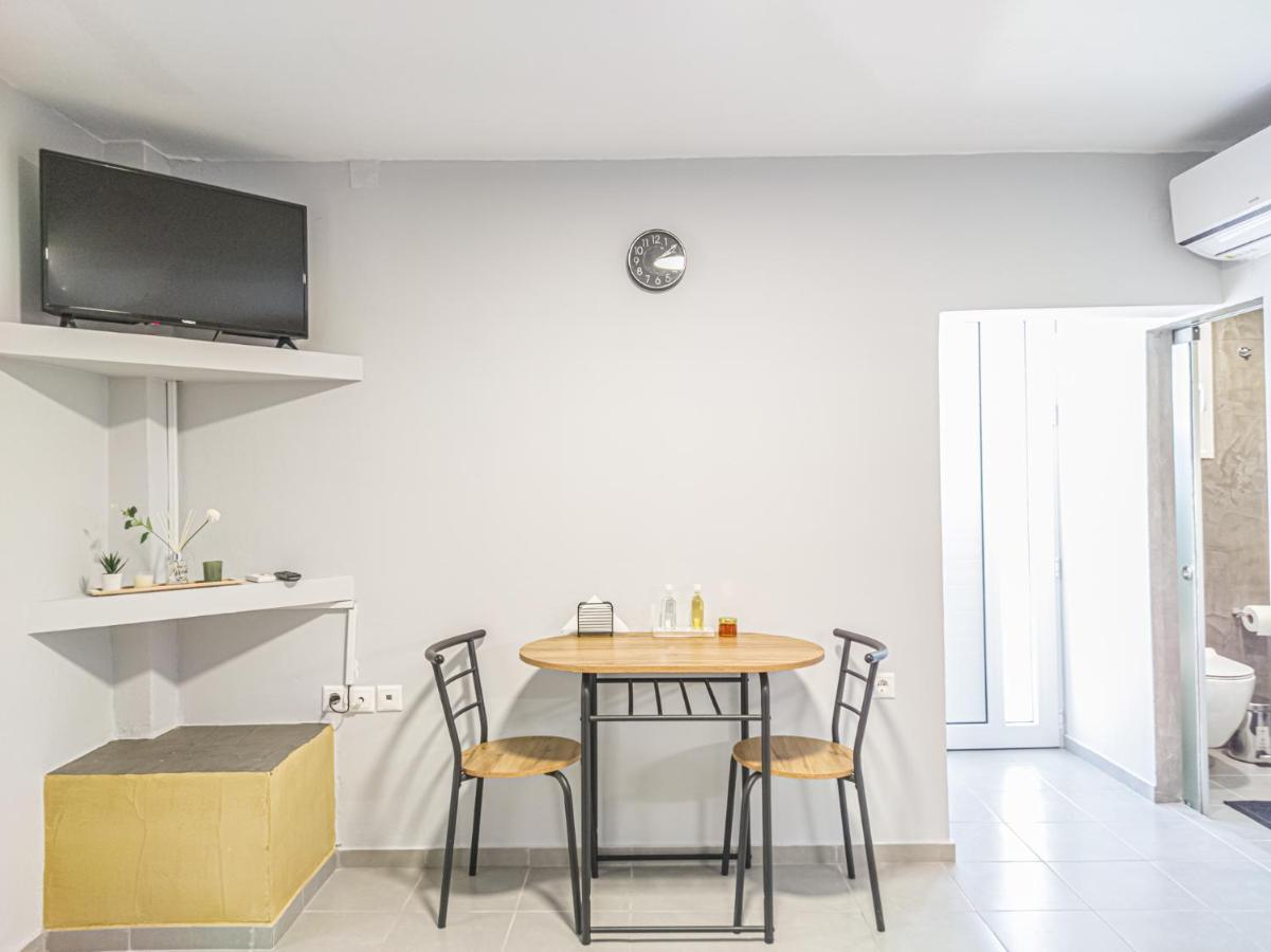 Apartment Comfy With Small Private Pool, Fiber Internet And Private Parking