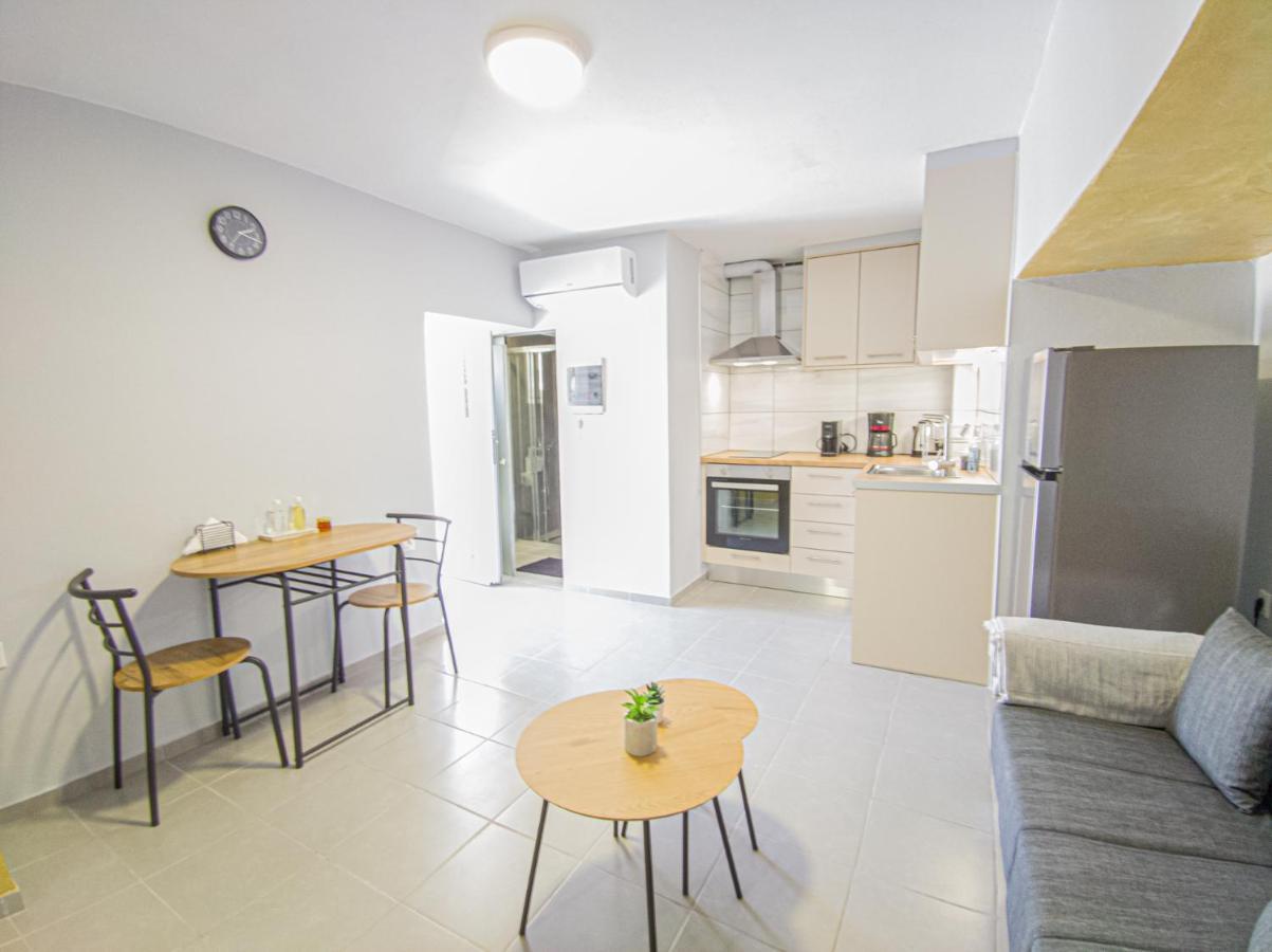Apartment Comfy With Small Private Pool, Fiber Internet And Private Parking Chania (Crete)