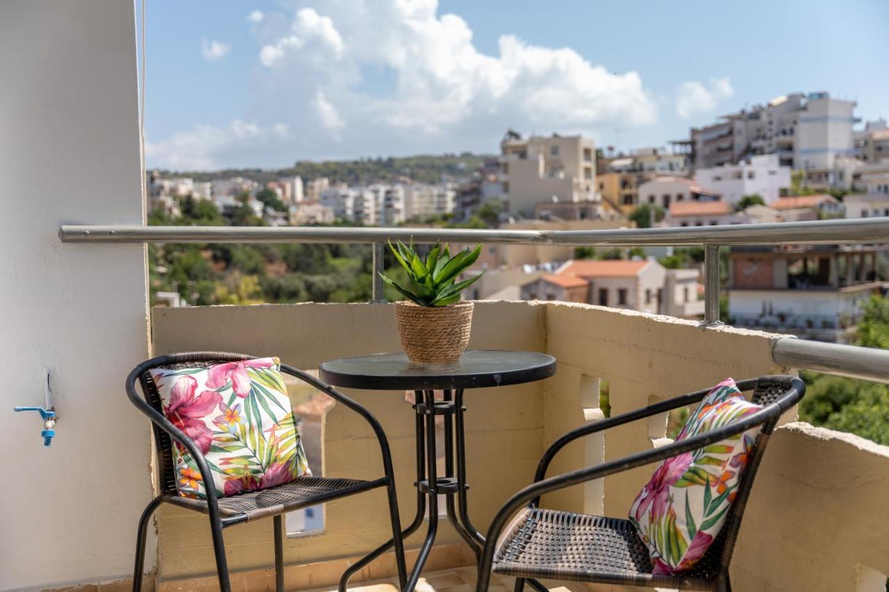71!charming Flat In Chania Appartement