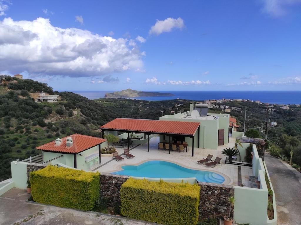 Villa Chloe - Amazing View With Swimming Pool *