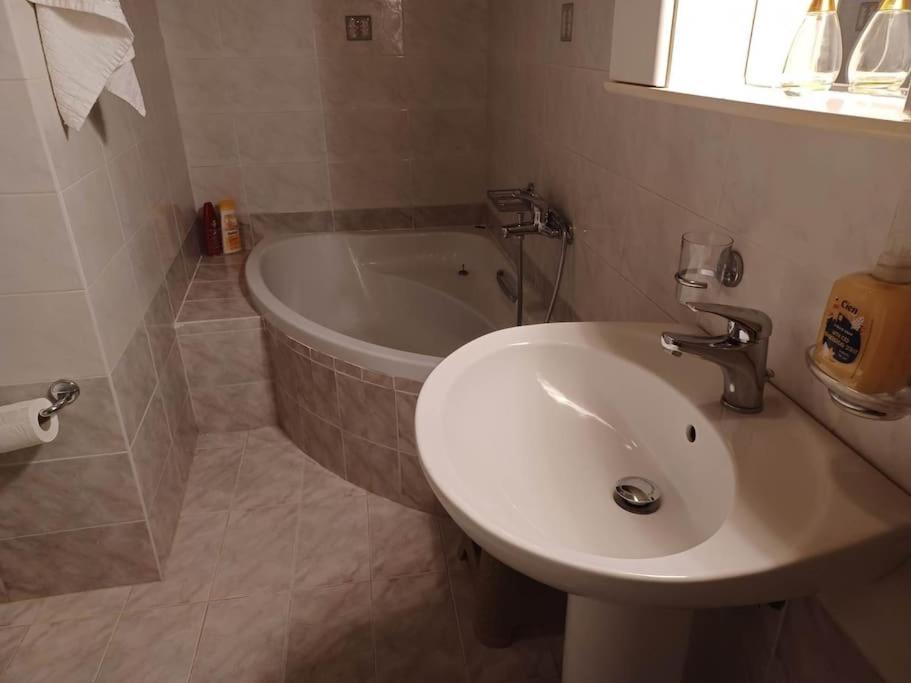 Rafaelhouse * Chrissi Akti Chania
