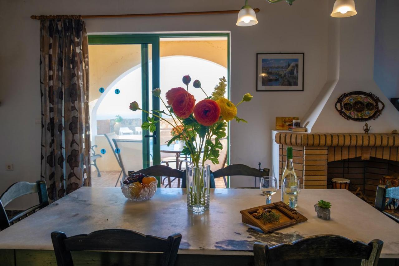 Jokasta & Erato Villa