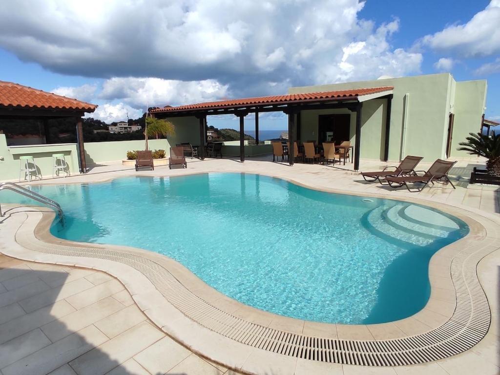 Villa Chloe - Amazing View With Swimming Pool