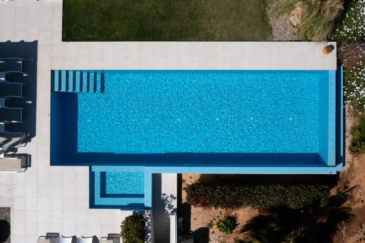 Gardenia, De Luxe Avec Piscine A Debordement *