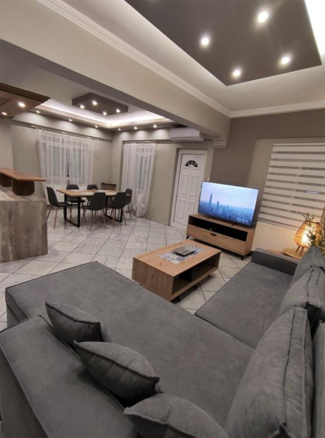 Julia House Apartment