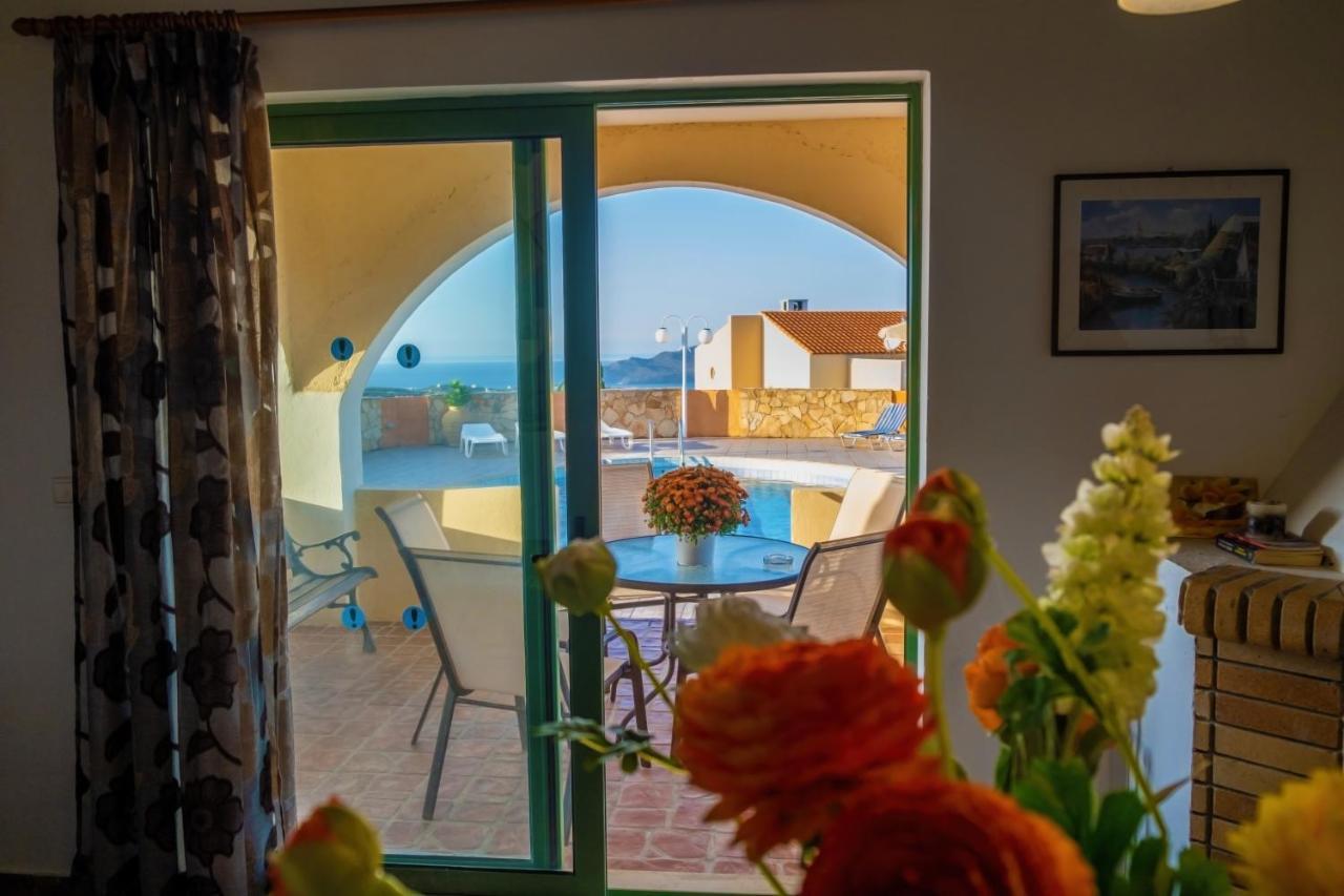 Jokasta & Erato * Chania (Crete)