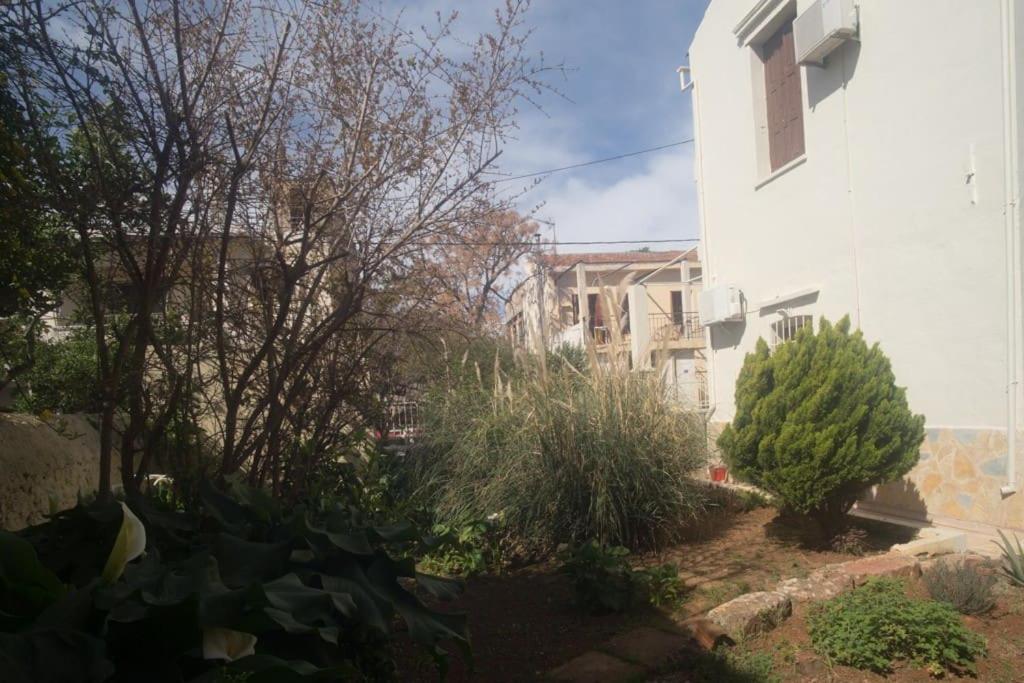 Holiday home Tatiana's Garden House